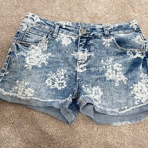 Cherokee flower pattern Jean shorts